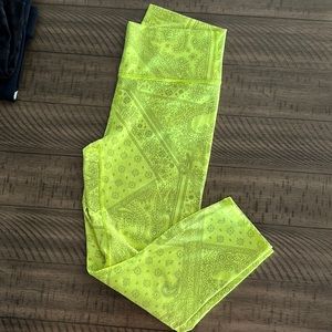 Highlighter green (yellow) athletic leggings